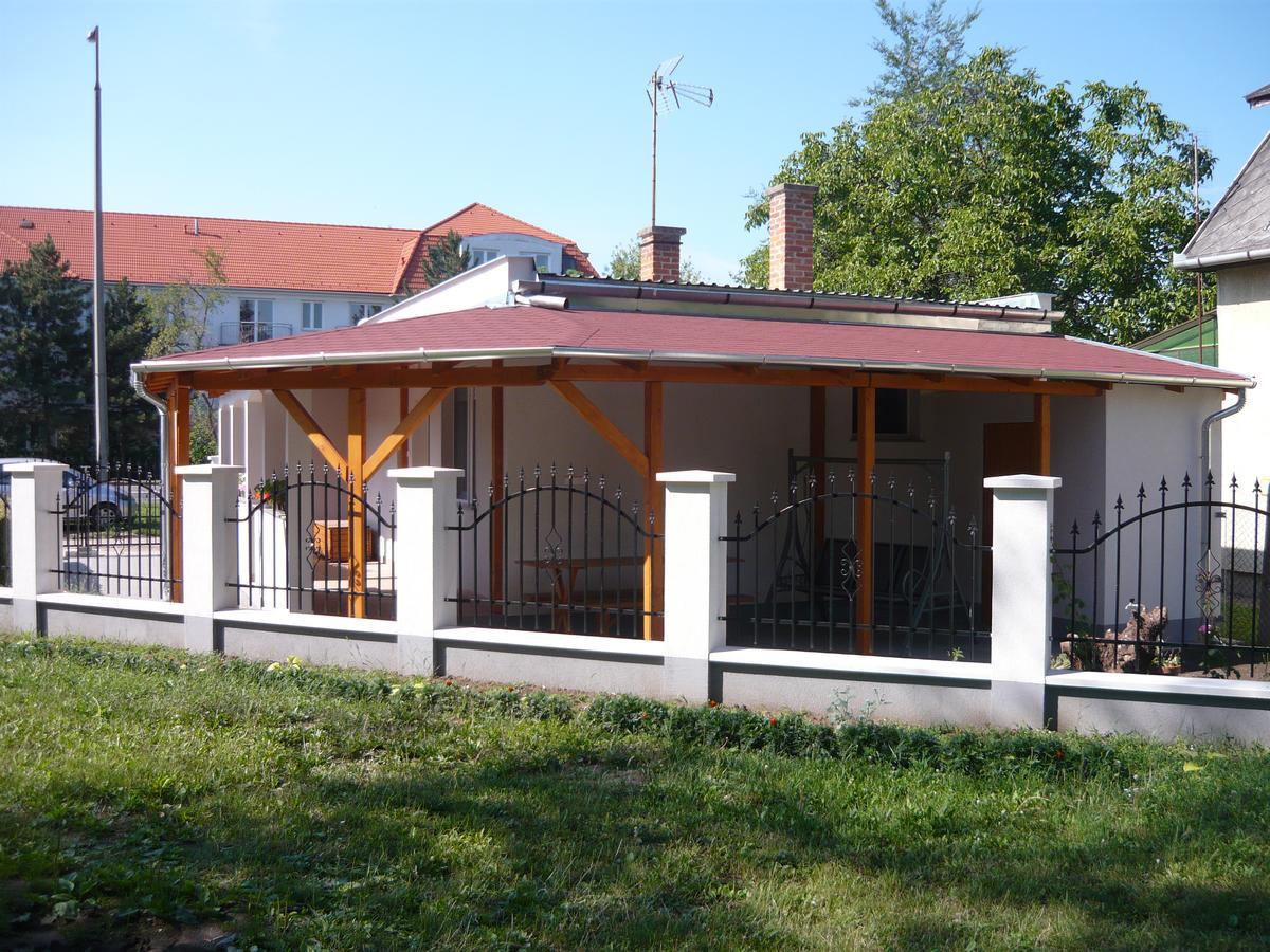 Keresztmama Háza Hajduszoboszlo Exterior foto